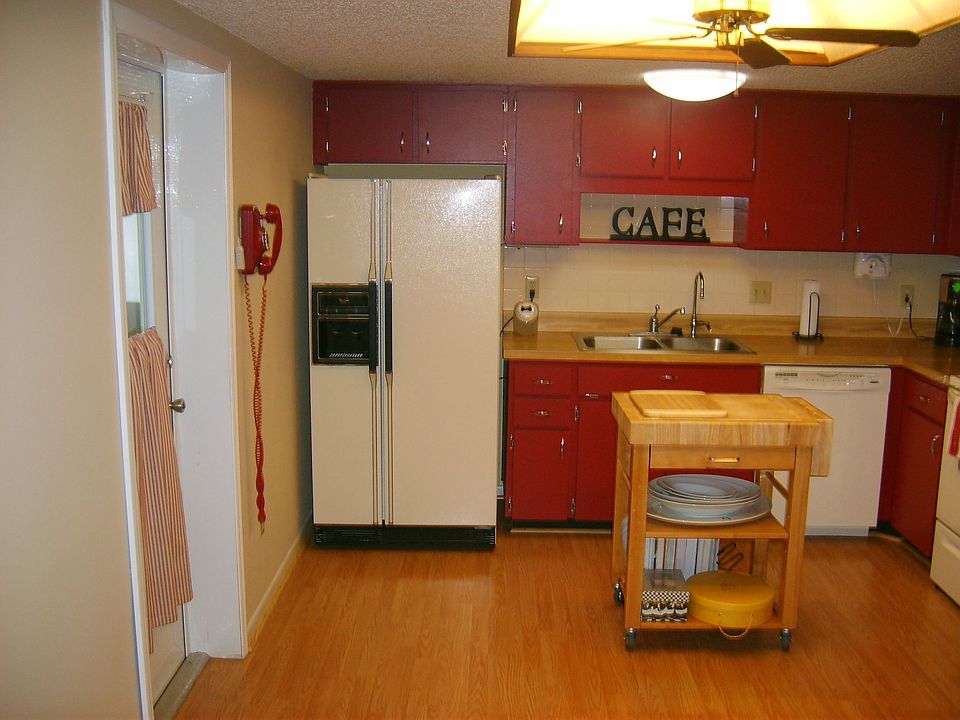 2nd image of 4702 Larch Dr