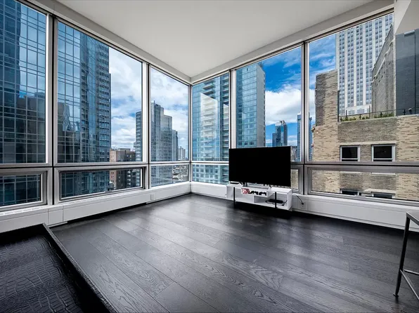 172 Madison Avenue image 2 of 15