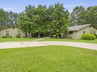 37 Windlass Dr, Hattiesburg, MS 39402