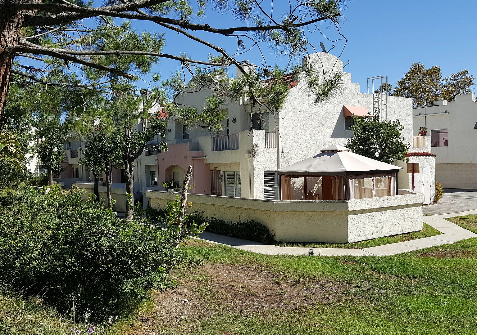12411 Osborne St — Photo 1