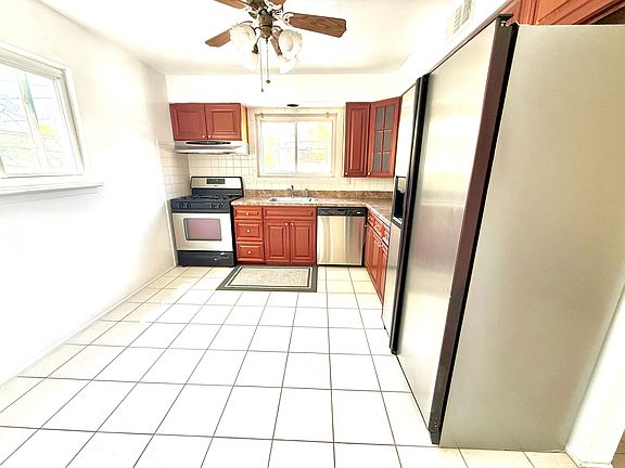 3rd image of 32 Elissa Ln #2