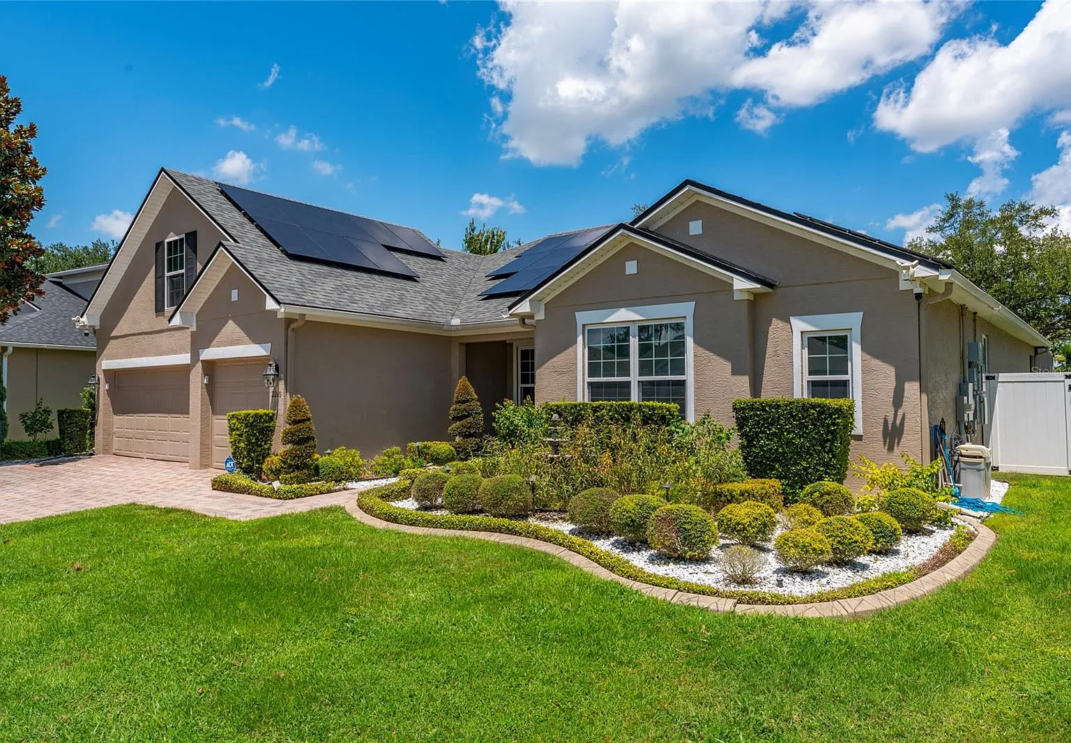 5 bed, 3091 sqft, $4,300 — Photo 3