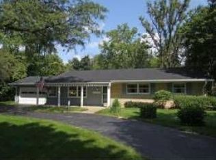 17560 Bonnie Ln, Brookfield, WI 53045