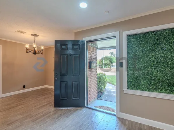 4701 W 43rd St, Houston, TX 77092