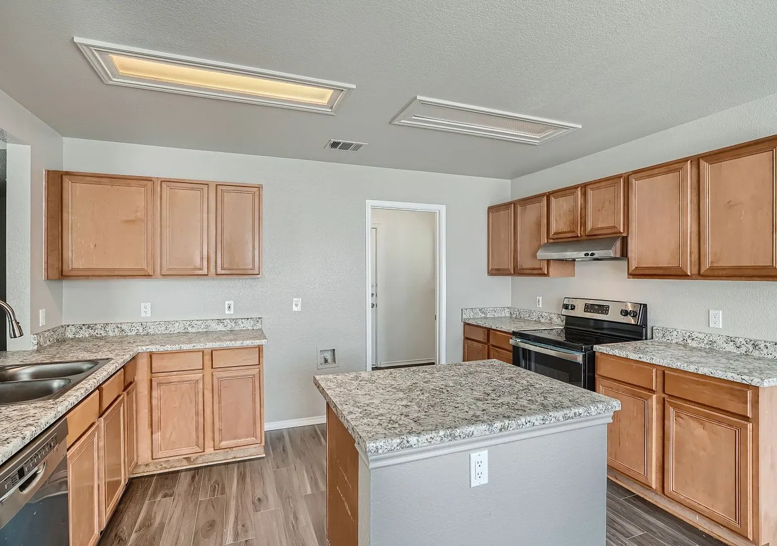 1211 Champion Dr Round Rock, TX 78664 — Photo 2