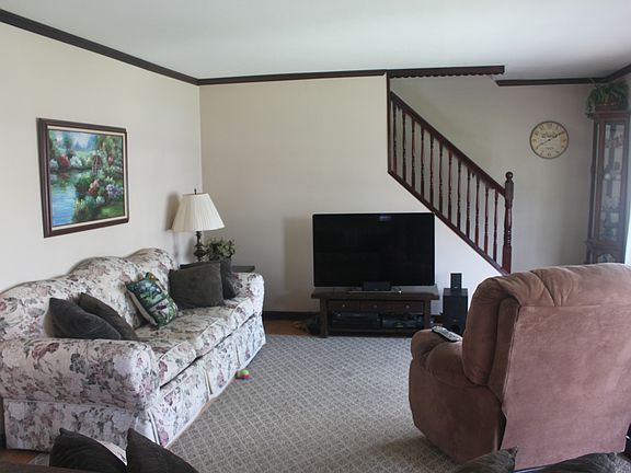 4th image of 8-38 Henderson Blvd #1X