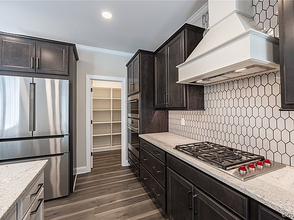 3rd image of 10413 Meadow Woods Court Gln