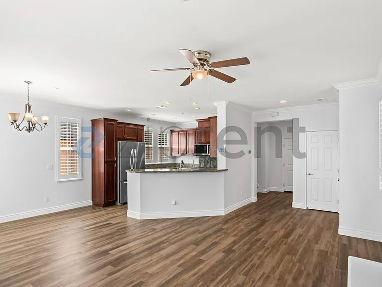 741 Tennyson Dr — Photo 6