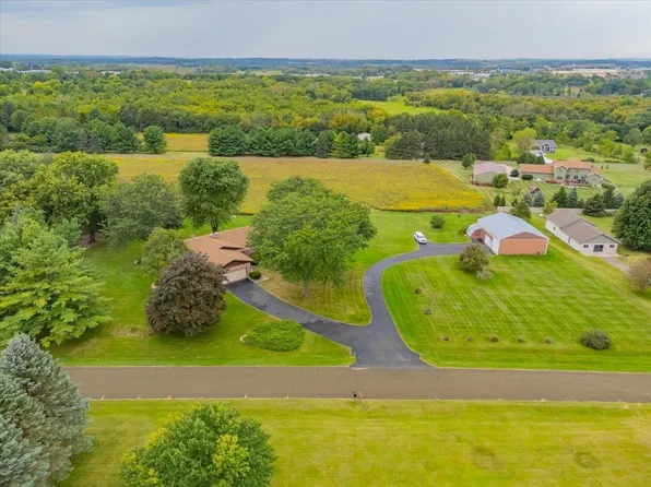 6185 Sommer Valley Circle, Deforest, WI 53532