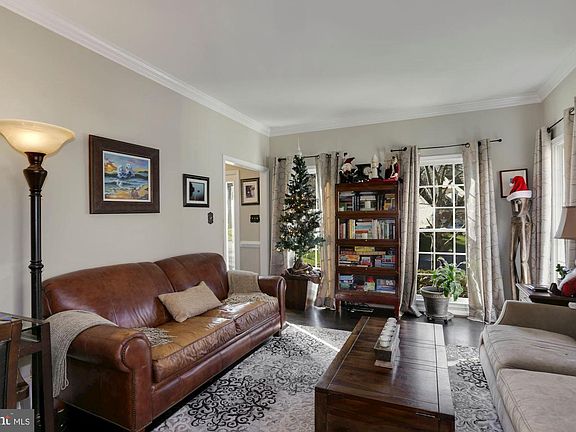5th image of 7903 Hollington Pl
