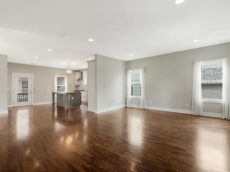 938A Spain Ave — Photo 3