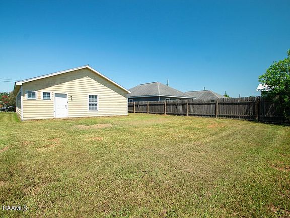 3rd image of 419 Charlotte Dr