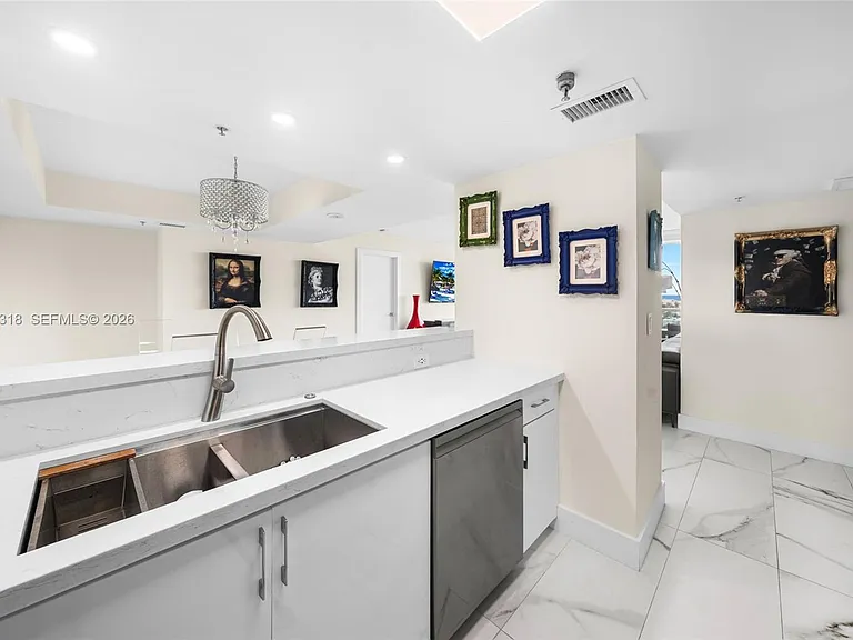 650 West Ave #1408 — Photo 8
