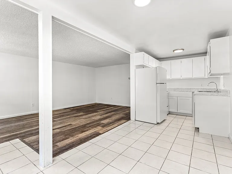 Mohawk Green Apartments — Photo 40