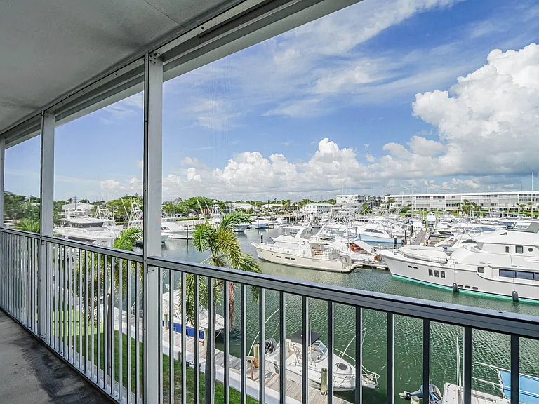 37 Yacht Club Dr #310 — Photo 14