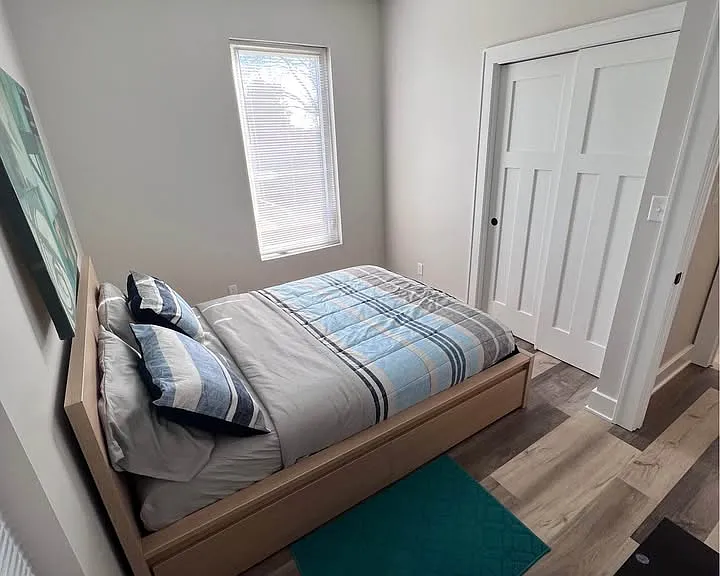 811 E Minnesota St — Photo 11