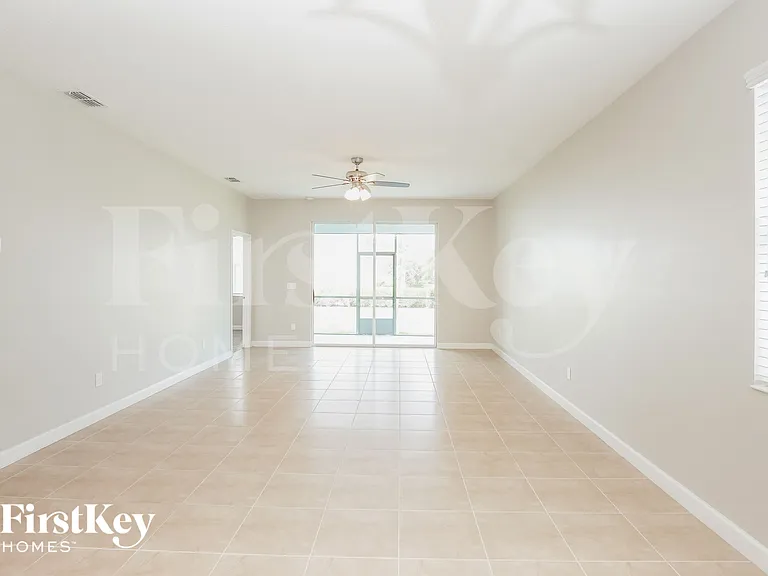4664 Egg Harbor Dr — Photo 2
