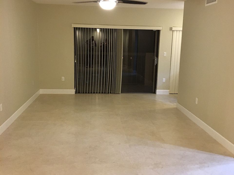 Living room / dinning room 
12' x 26'