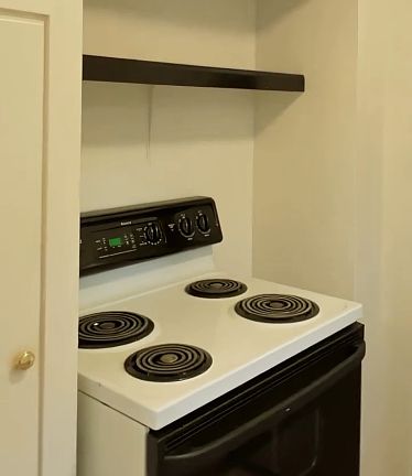 4th image of 4910 E 1st Ave