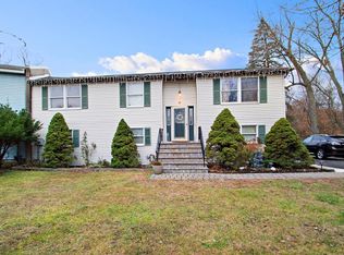 28 Hazel Ct, Spring Valley, NY 10977