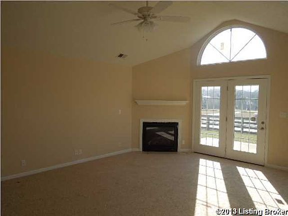 4th image of 163 Michelle Dr Unit B
