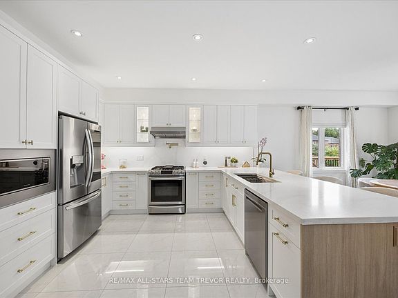 3rd image of 24 Scotia Rd
