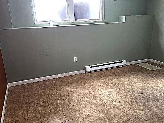 3rd image of 216 Dartmouth Loop Floor Basement