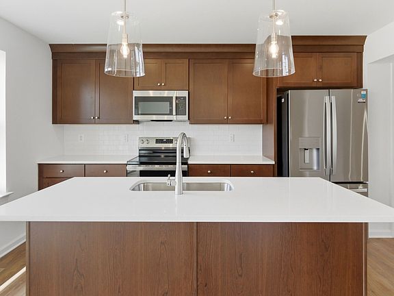 3rd image of 41 Scammel Dr