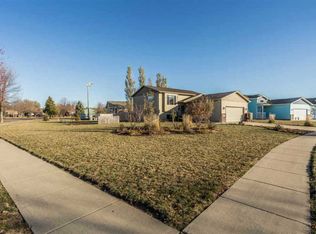 800 Hemlock St, Harrisburg, SD 57032