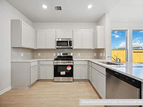 3rd image of 1144 Lilly Ln