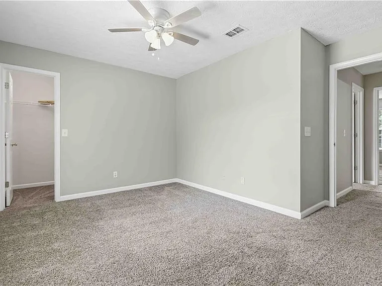 405 Plantation Way — Photo 36