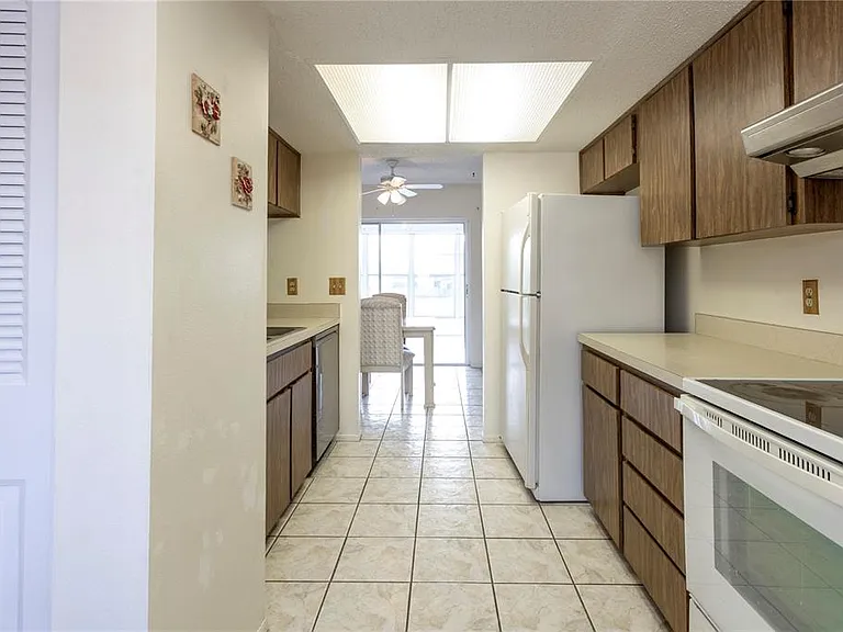 3840 Staysail Ln #3840 — Photo 10