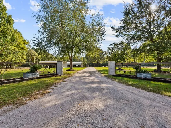 40 Olson Rd, New Waverly, TX 77358