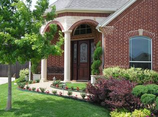 8305 Regency Dr, North Richland Hills, TX 76182