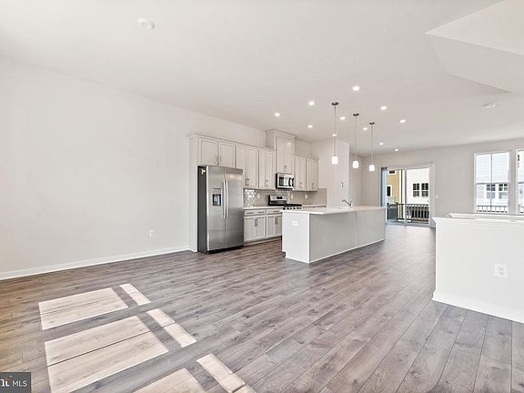 4th image of 1700 Autumn Maple Leaf Dr