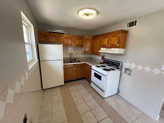 3rd image of 6206 E 155th St Unit 2