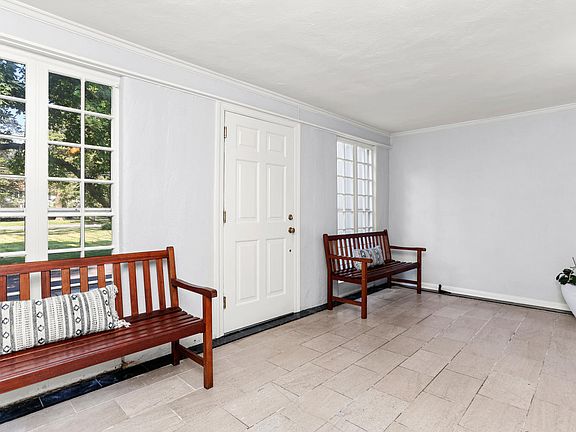 3rd image of 1766 Shippan Ave