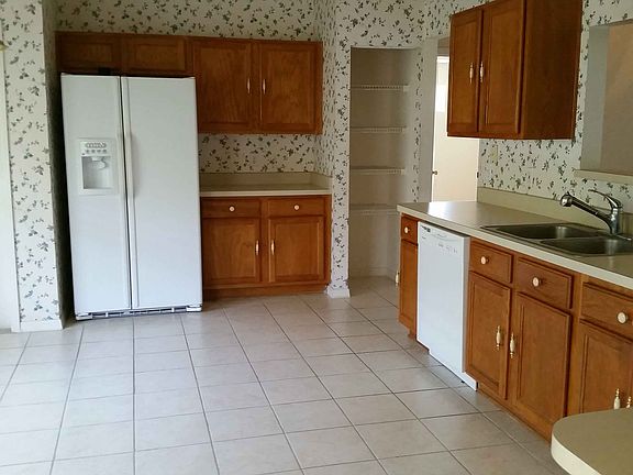 4th image of 1328 NW 89th Ter