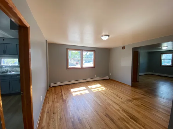 468 Avenue A image 10 of 27