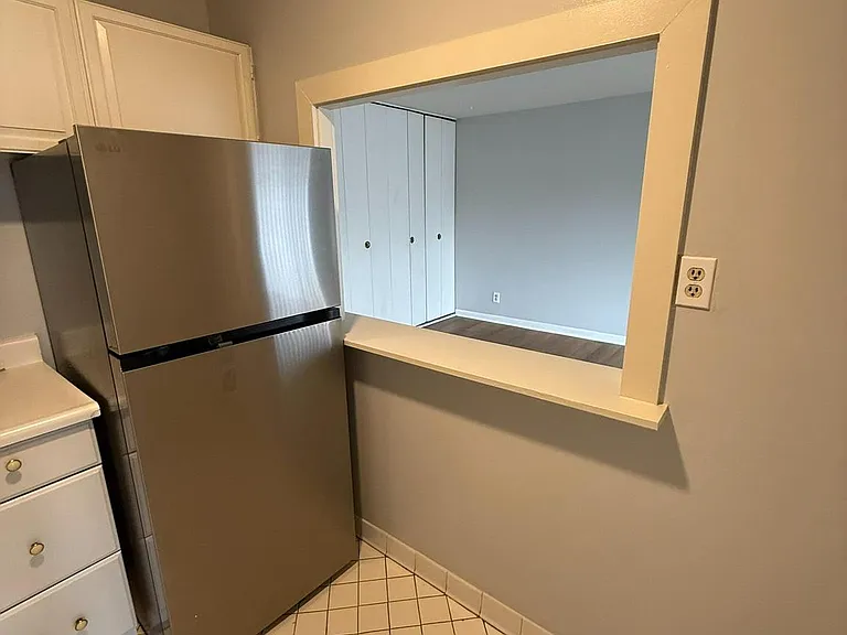 3100 S Manchester St #304 — Photo 7