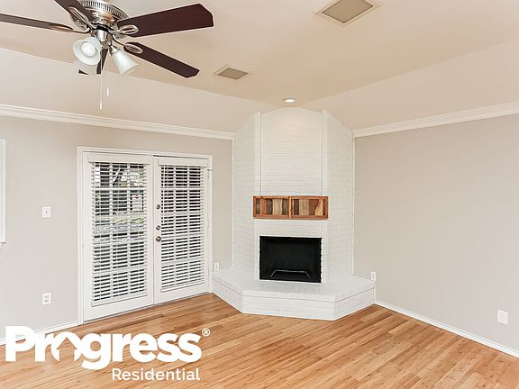 4th image of 3525 Willowbrook Dr