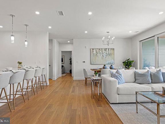 4th image of 110 Park Ave #350