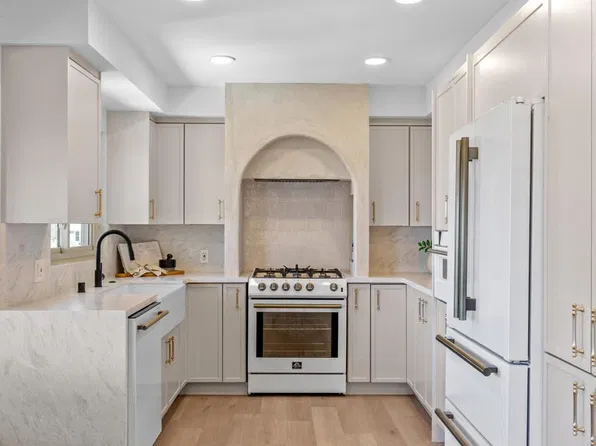 5740 Daffodil Ln, San Diego, CA 92120