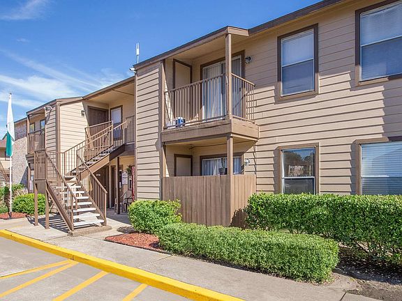 2nd image of 4314 Avenue Q 1/2 #302