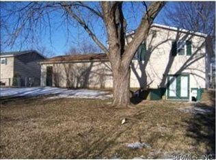 11 Frontenac Ln, Maryville, IL