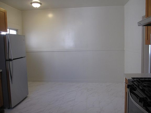 3rd image of 404 12th Ave #5