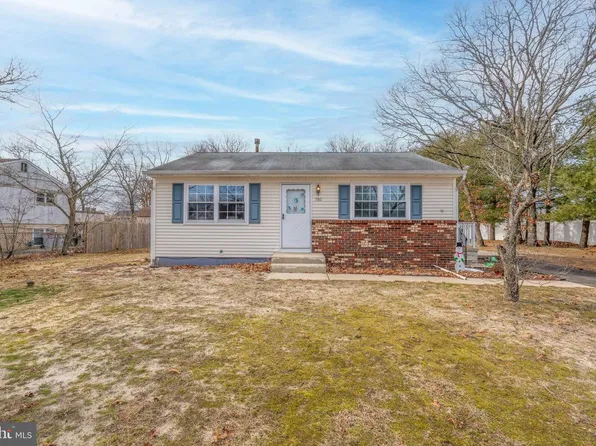 780 Rebecca Dr, Vineland, NJ 08360