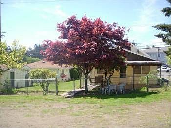 4th image of 7523 Lakewood Dr W