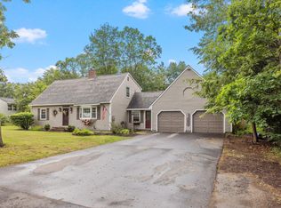 17 Broken Ground Dr, Concord, NH 03301