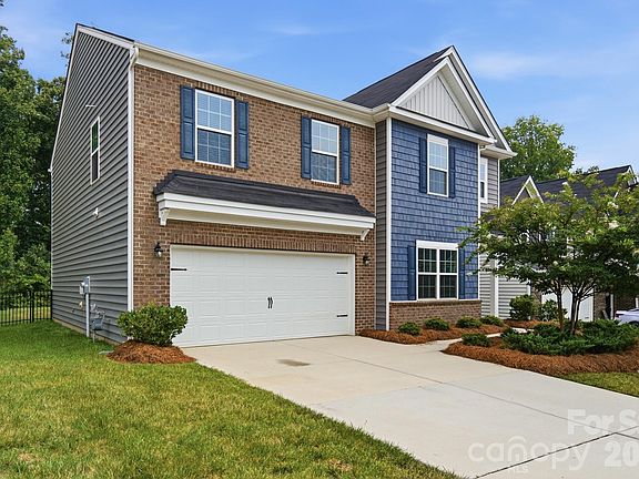 3rd image of 3348 Laurel Oak Ln